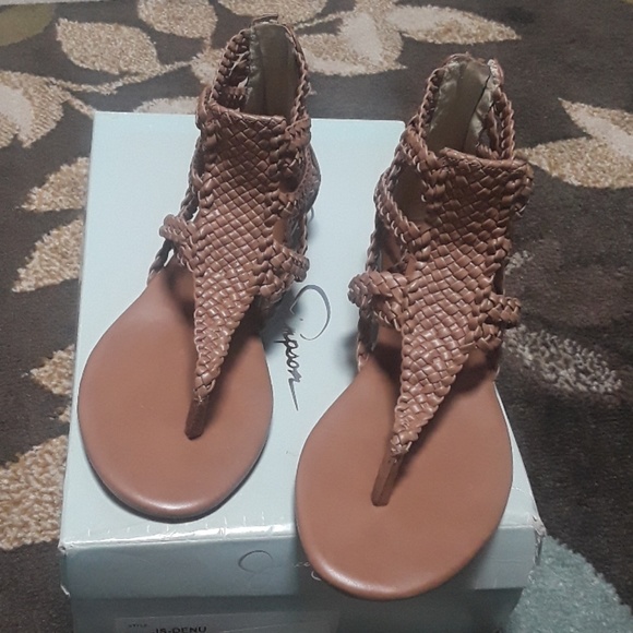Nude flat sandals with zipper closure in the back - Picture 5 of 5
